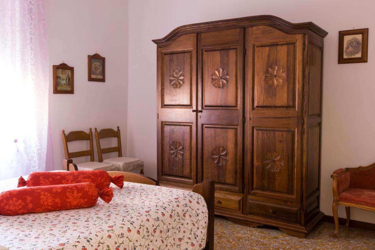 Center Of Near Vatican And Trastevere Garage Included In The Price Place For Jubilee Appartamento Roma